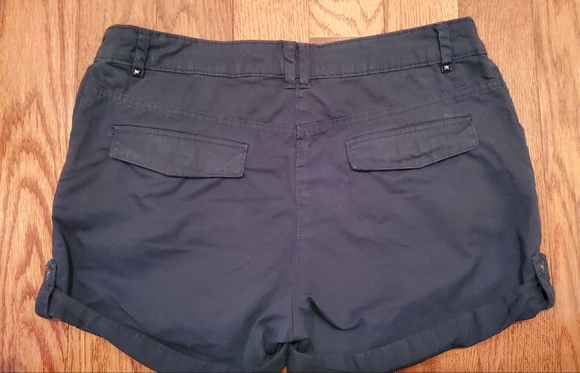 H&M Black casual shorts - Picture 3 of 3